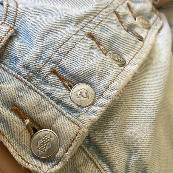 SOLD Vintage BONGO Distressed Light Wash Denim High-Waist Shorts - Picture 6 of 13